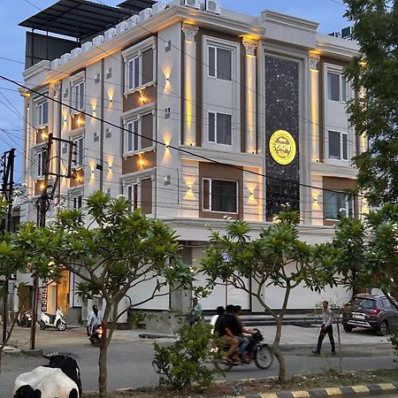 Hotel Rudhav Palace Ujjain Bagian luar foto